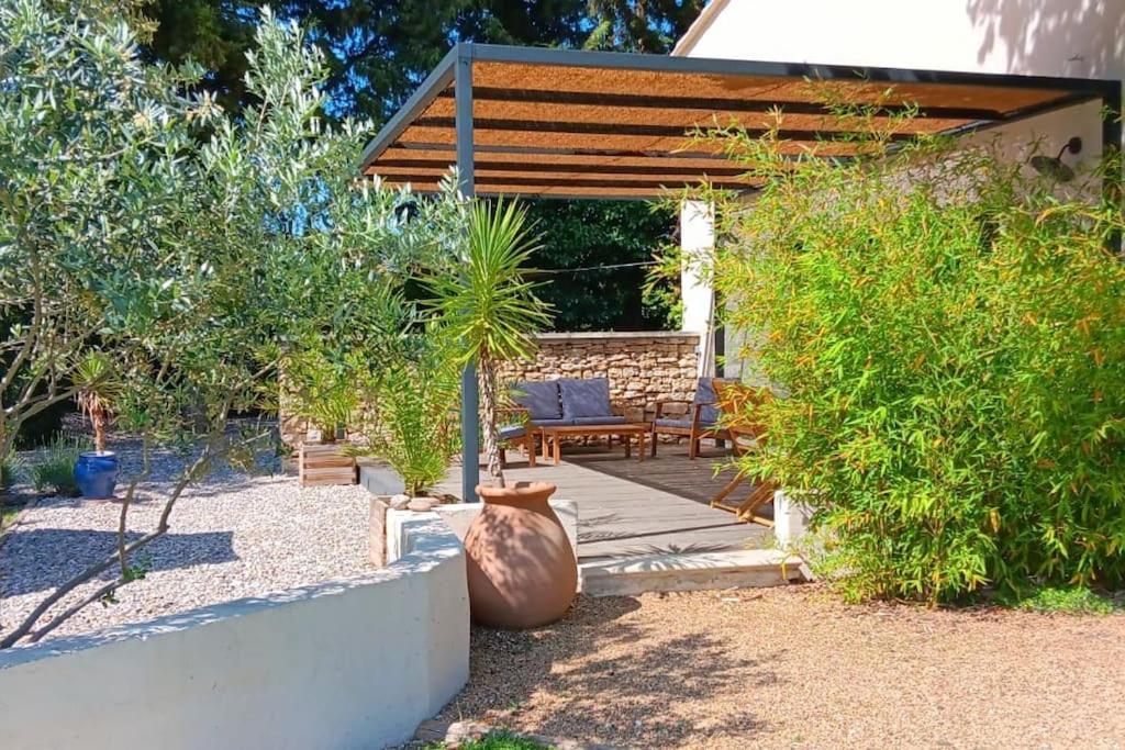 Gite Cosy Au Coeur Du Luberon Lagnes Exterior foto